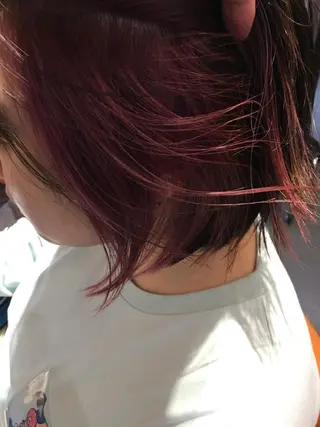 カラー 代表　土屋ヒロユキ ショートカットのヘアスタイル