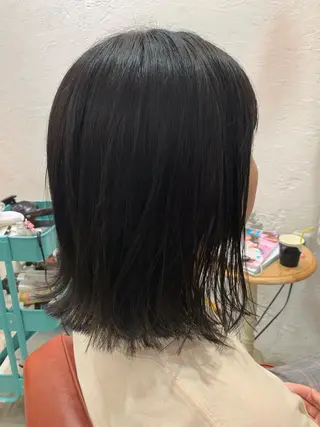 ミディアム カラー fio マナミのヘアスタイル