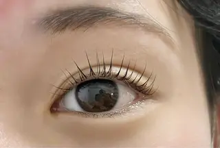 マツエク・マツパ 'Olu KUMIのネイルデザイン