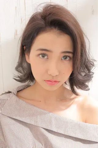 マツエク・マツパ 中村 眞歩のヘアスタイル