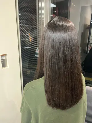 セミロング ☘️上村 ☘️髪質 改善/透明感カラーのヘアスタイル