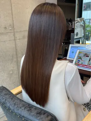 ロング 平栗 篤のヘアスタイル