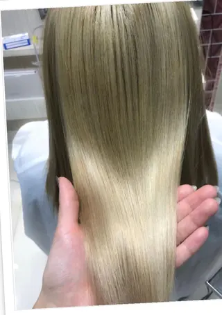 ロング カラー カラーリスト菅澤 岳のヘアスタイル