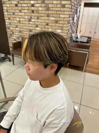 カラー メンズ メンズ特化シャドウパ ーマラウンドマッシュのヘアスタイル
