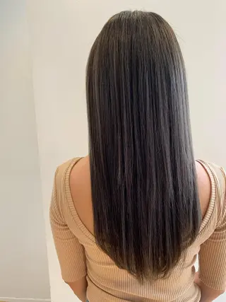 ロング 開發 紗貴のヘアスタイル