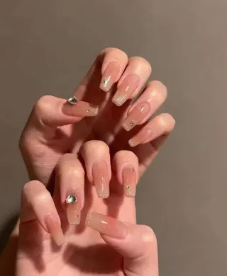 ネイル T. Leeのネイルデザイン