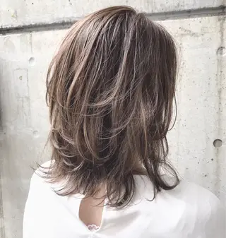 ミディアム カラー パーマ AKI アキのヘアスタイル