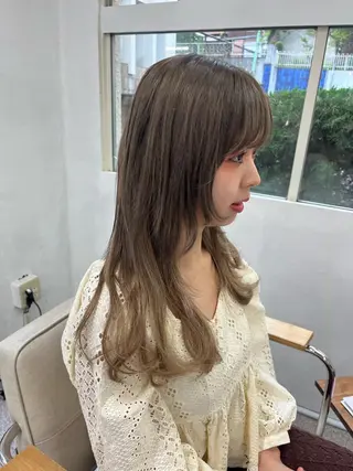 ロング エクステ ハイトーン 💭黒崎ハルカのヘアスタイル