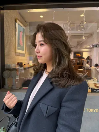 ミディアム カラー ナガミネアリサ/ 学芸大学/海外ヘアのヘアスタイル