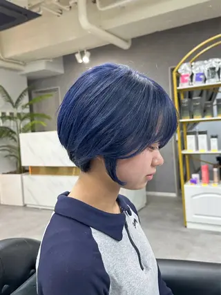 ショート 韓国風 白髪ぼかし NAOTOのヘアスタイル