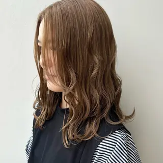 ミディアム カラー Lotti なぎのヘアスタイル