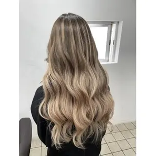 カラー ヘアアレンジ ロング MISAKIエクステ ブリーチ\5900のヘアスタイル