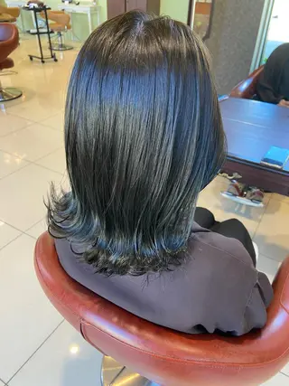 ミディアム カワサキ ヒナコのヘアスタイル