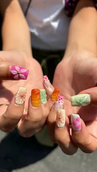 ネイル Queen所属・伊藤 梨恋のネイルデザイン