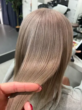 ミディアム カラー ハイトーン&髪質改善 &韓国エクステ🤎のヘアスタイル