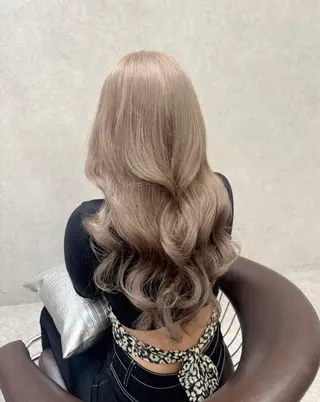 セミロング カラー Lond Le'a /ハイトーンカラーのヘアスタイル