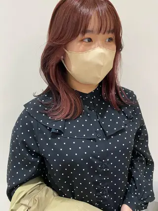 ミディアム カラー 大山 茶子のヘアスタイル