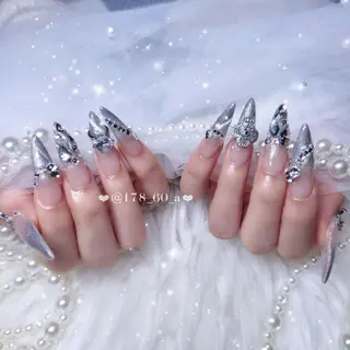 ネイル HAPPINAS🎀  れん🖤痛ネイルのネイルデザイン