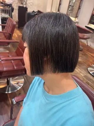 ショート レイヤー/ハッシュカ ット/顔周り/フウカのヘアスタイル