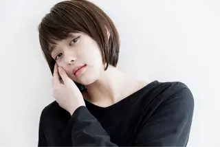 ショート カラー ツジガキ ユウスケのヘアスタイル