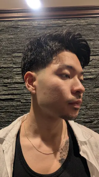 ミディアム 髙司 哲伸のヘアスタイル
