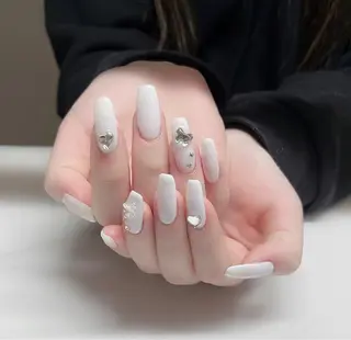 ネイル KARI ネイルサロンのネイルデザイン