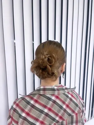 ロング Rinkaアレンジ/ 顔まわり/縮毛矯正のヘアスタイル