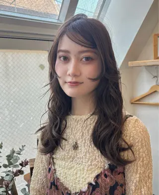 ロング カラー 透明感/暖色カラー ミウのヘアスタイル
