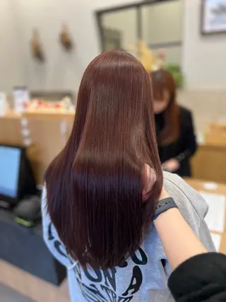 ロング カラー 山口 玖瑠美のヘアスタイル