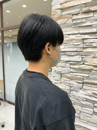 ショート メンズ ハイトーン/うる艶 カラー Mioのヘアスタイル