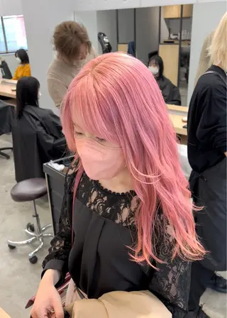ロング カラー ブリーチ毛の縮毛矯正 ハイトーン/岡本智樹のヘアスタイル