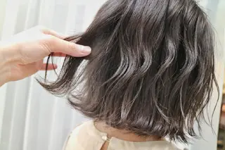 ショート カラー 大場 友稀のヘアスタイル