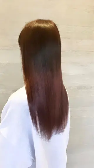 ロング カラー サキ🤍ハイトーン 🩰くびれ巻きヘアのヘアスタイル