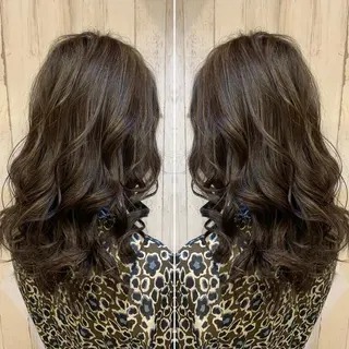 セミロング カラー ヘアアレンジ 佐々木 裕一のヘアスタイル