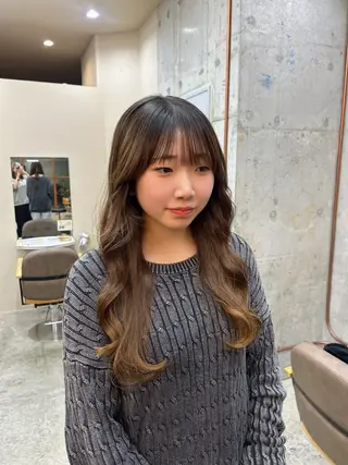 ロング 顔周りレイヤー/ ふわあいりのヘアスタイル
