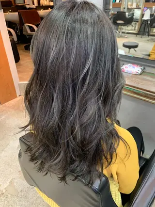 ミディアム カラー Mikuri 【Little】のヘアスタイル