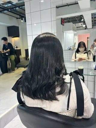 セミロング カラー 表参道♡暗髪♡ 艶カラー♡アユミのヘアスタイル