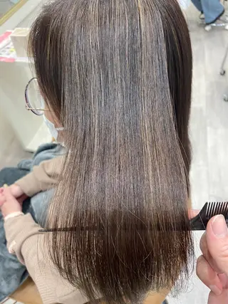ミディアム カラー ワタナベ リリコのヘアスタイル