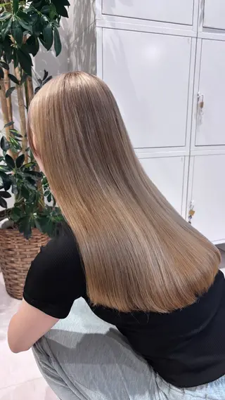 ロング カラー 瀬戸 杏珠のヘアスタイル