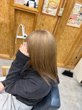 カラー 透けるミルクティー ☕赤味ゼロ★はる吉のヘアスタイル