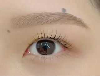 マツエク・マツパ eyesalonＮifee所属・eyesalon Nifeeの眉毛・アイブロウイメージ