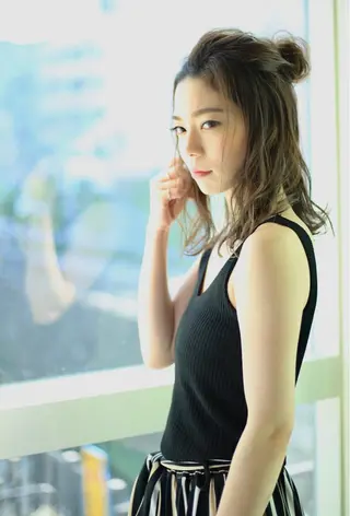 ミディアム キタダ ハルカのヘアスタイル