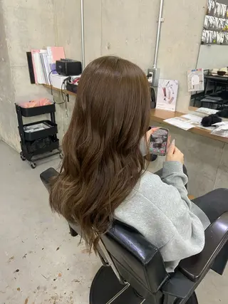 ロング カラー 安住 日花のヘアスタイル