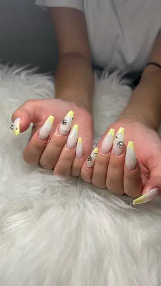 ネイル lotus_nail ⠀のネイルデザイン