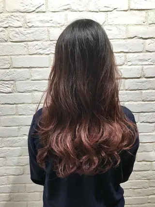 ロング カラー UMEDA FIGAROのヘアスタイル