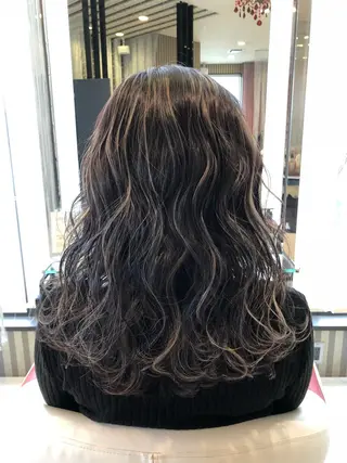 ミディアム カラー ヘアアレンジ 大塚 貴之のヘアスタイル