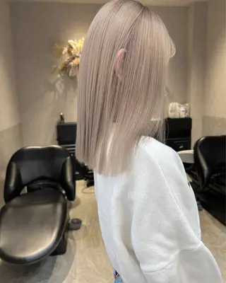 ミディアム カラー ヘアアレンジ fumika🎀 ベージュのヘアスタイル