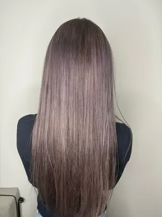 ロング SHIORI🎀 ブリーチ/艶カラーのヘアスタイル