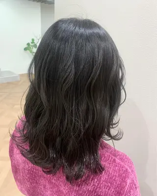 ミディアム カラー 佐々木 有彩のヘアスタイル