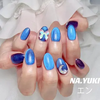 ネイル 🦋 Queenieのネイルデザイン